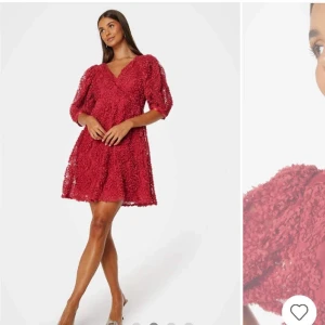 Klänning - Säljer denna fina klänningen från bubbleroom.  Använd endast en gång!  Storlek 38/40 Nypris: 899  Mitt pris: 300  