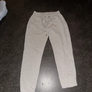 Grå sweatpants  - Sweatpants 