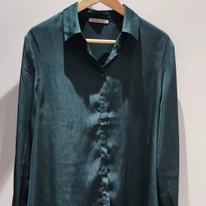 Grön skjorta - En emerald grön skjorta