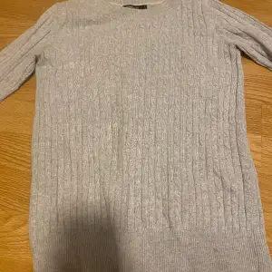 Stickad tröja från Gina tricot, tror inte att den säljs längre, köpt för 399kr