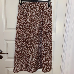 Kjol - Långkjol i lätt tyg, perfekt på sommaren 