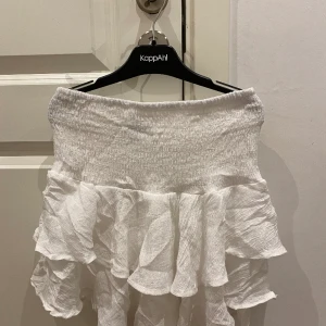 shein kjol - säljer denna shein kjol dom är köpt för några år sedan men kommer inte till användning längre💓💓 Säljer för 40kr strl:  S