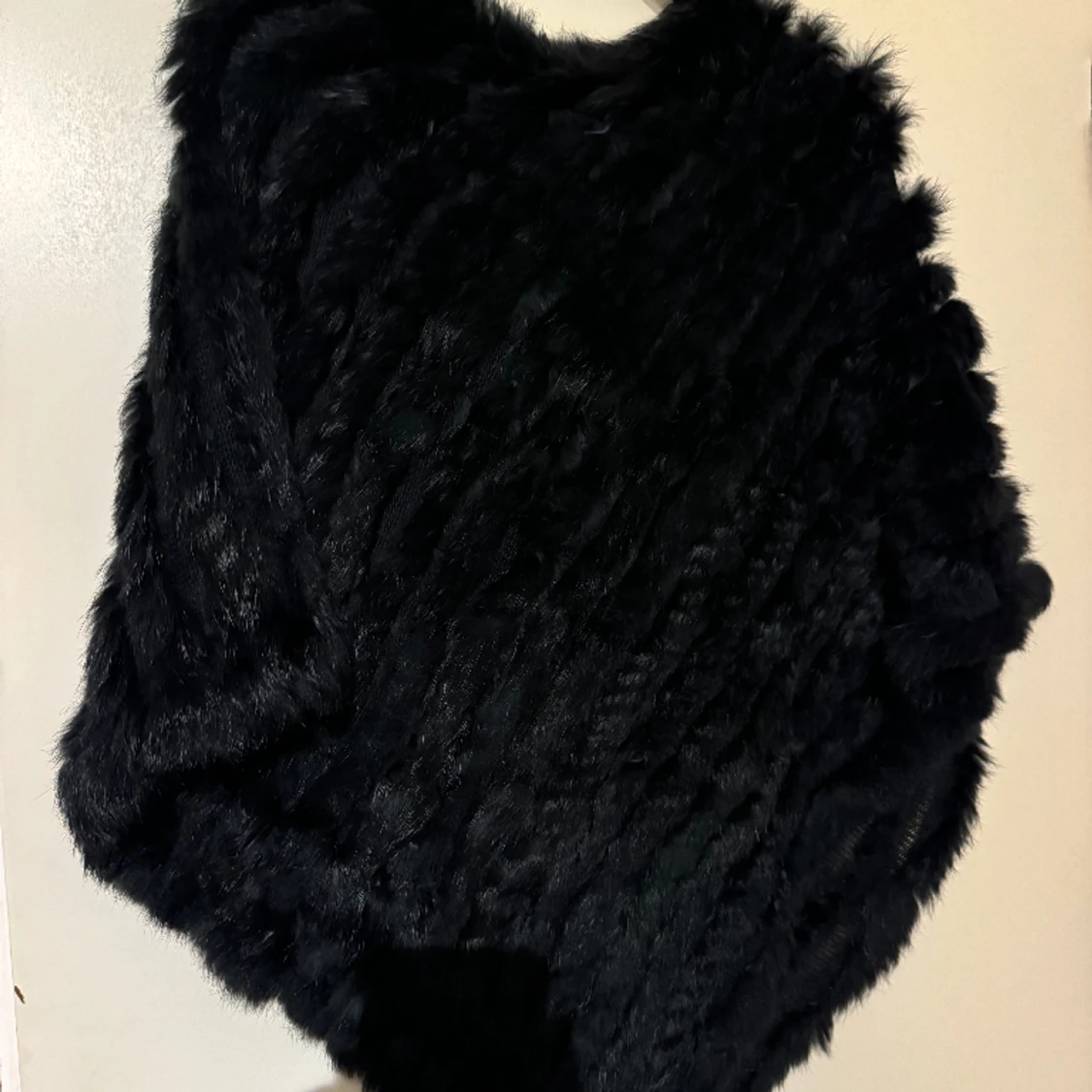 Poncho i äkta päls 