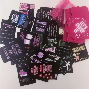 Kortlek - ⭐️UF⭐️ -Festlek @letsgossip.uf -Instagram & TikTok  🃏55 st kort 💸119 kr 💌Beställ i DM, eller skriv till mig genom denna annonsen 📬2-5 arbetsdagar, 46 kr frakt