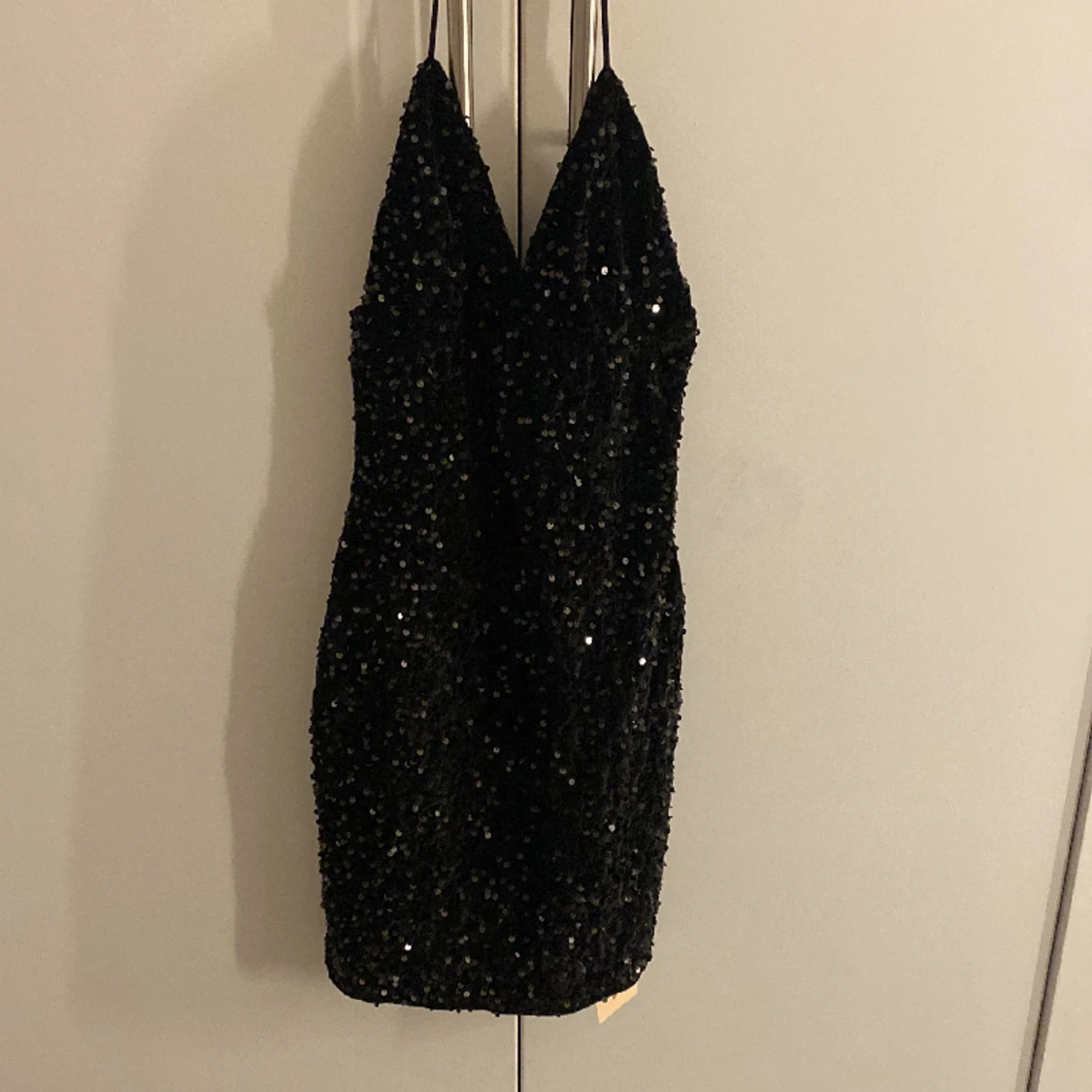 Glittrig festklänning