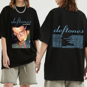 Deftones tshirt - intressekoll. deftones tshirt använd ett par gånger. en aning lång på mig som är 158. 