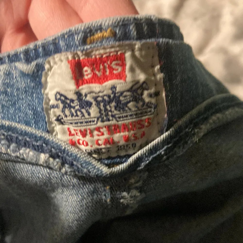Jeans från Levis  Kom men prisförslag  Jag har storlek xs i vanliga fall  W-30, L-32. Jeans & Byxor.