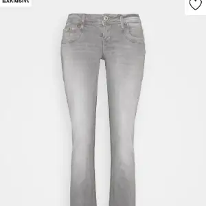 Säljer dessa ltb jeans i stolek 30/30 då dem är helt oanvända! Fick dem i julklapp och var tyvärr för stora. Skriv vid intresse eller frågor❤️pris går att diskutera