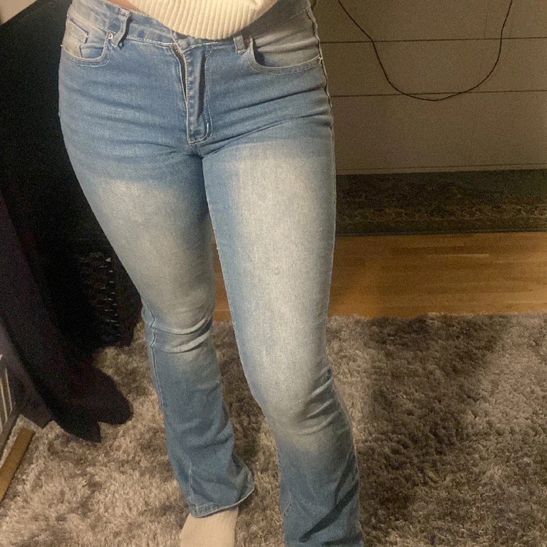 Ljusblåa lågmidjade jeans  - 91