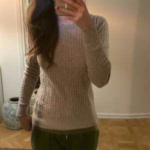 gina tröja - använder inte längre jätte fint skick