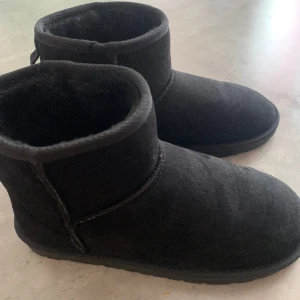 Uggs  - Uggs från lager 157 använda 2 ggr 