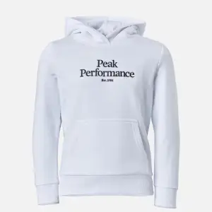 Peak performance hoodie som är köpt för ett år sen därav inget slitage. Säljer pga ingen användning senaste tiden. Fråga efter fler bilder om intresserad.