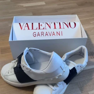 Valentino skor  - Nya valentino skor 