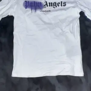 Vit/lila Palm Angels spray t-shirt