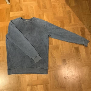 Weekday sweatshirt - Sweatshirt från weekday. Säljer för 250 men pris kan diskuteras.