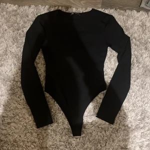 Zara Bodysuit - helt ny skick 