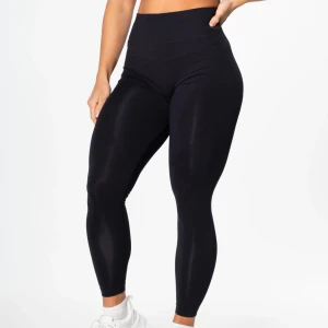 RELODE Prime Seamless Tights - Säljer mina träningstights från RELODE då jag köpte fel och insåg det efter jag tog bort prislappen. Prova dem efter så bara provade en gång. Nypris på dessa är 699kr, mitt pris är 500kr men går att diskutera🩷