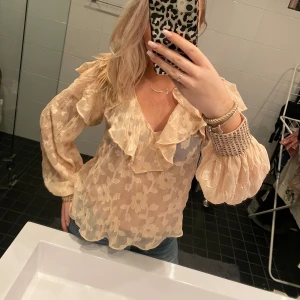 Rosa volangblus - Volangblus från Zara perfekt till sommaren ❣️