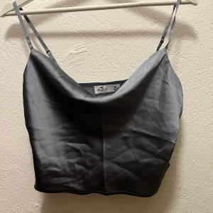 Croppat linen Hollister - Aldrig använt 