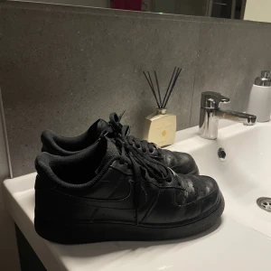 Air force 1 svarta -  Air force 1 svarta
