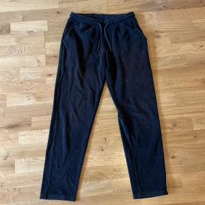 Mysbyxor  - Säljer mina frotte byxor från Robbie Moor som då har blivit för små. 10/10, nypris 899kr