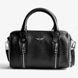 Sunny XS studs bag - Nyskick. Kvitto och dustbag ingår. Köpt för ca 6 månader sedan. Sparsamt använd. Pris kan diskuteras vid snabb affär. Inga defekter. 