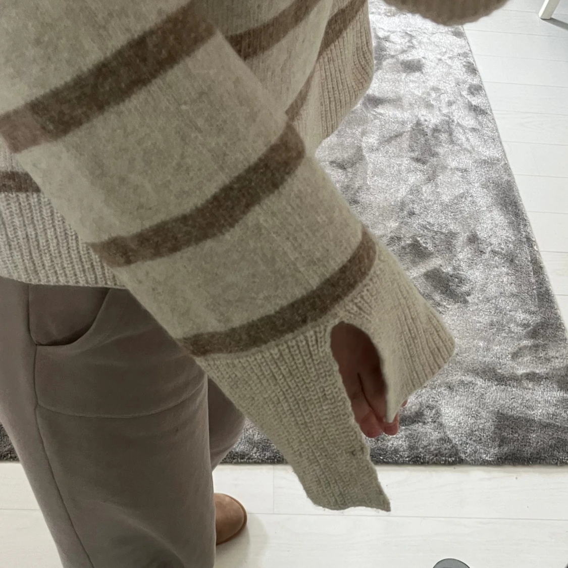  V-neck stickad tröja från Gina Tricot  - 91