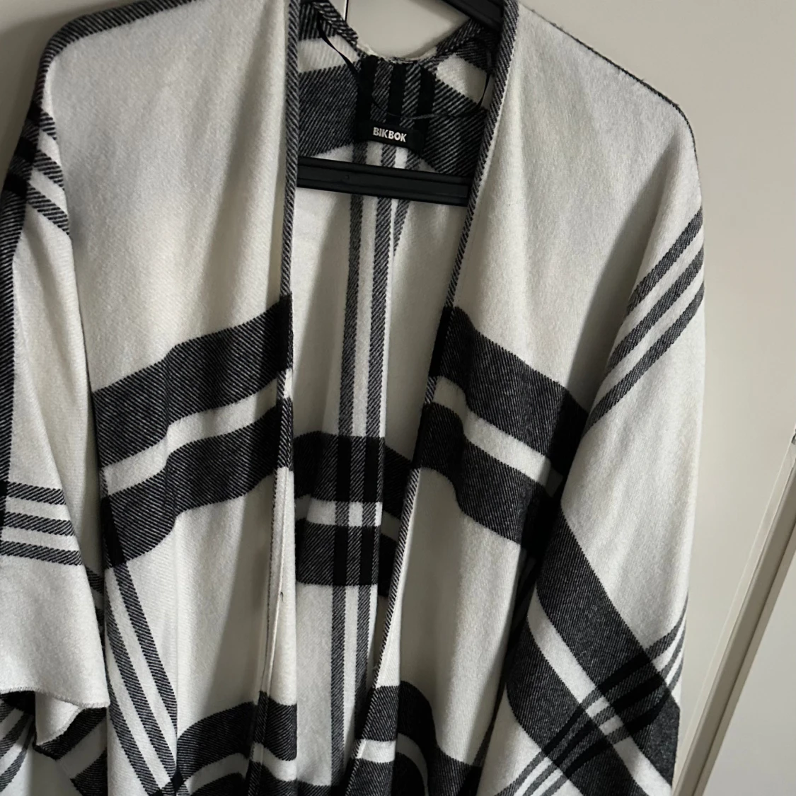 Poncho från Bik bok