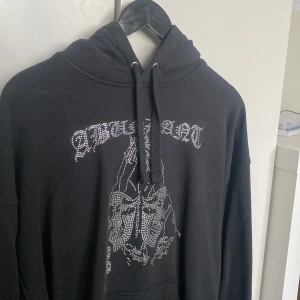 Abudant hoodie - Använd ca 4 gånger Storlek medium Inga flaws