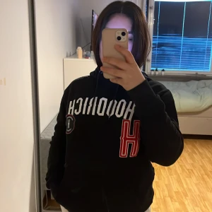 Hoodrich hoodie - Bra skick blivit använd några gånger.