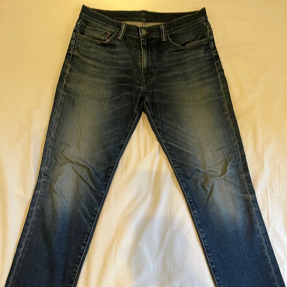 Supersnygga och varsamt använda  Storlek 32/32 Nypris 1100kr Köp för 349kr. Jeans & Byxor.