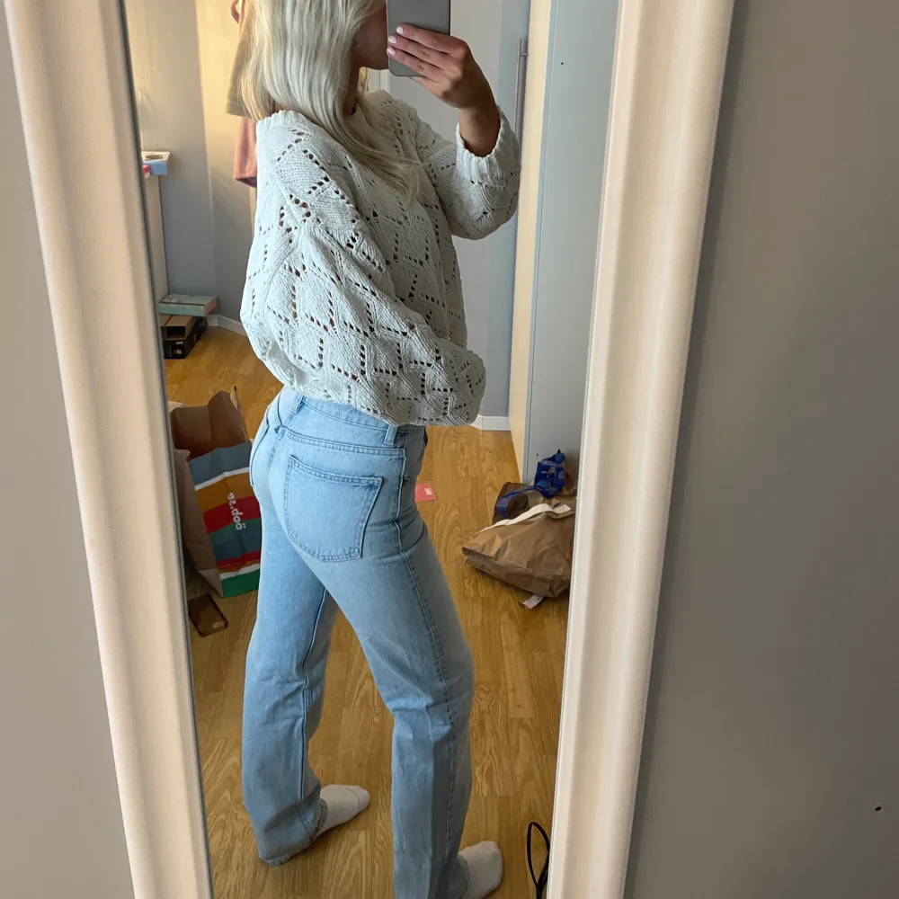 Superfina jeans från Zara som tyvärr aldrig kommer till användning 💕  Nypris: 350. Jeans & Byxor.