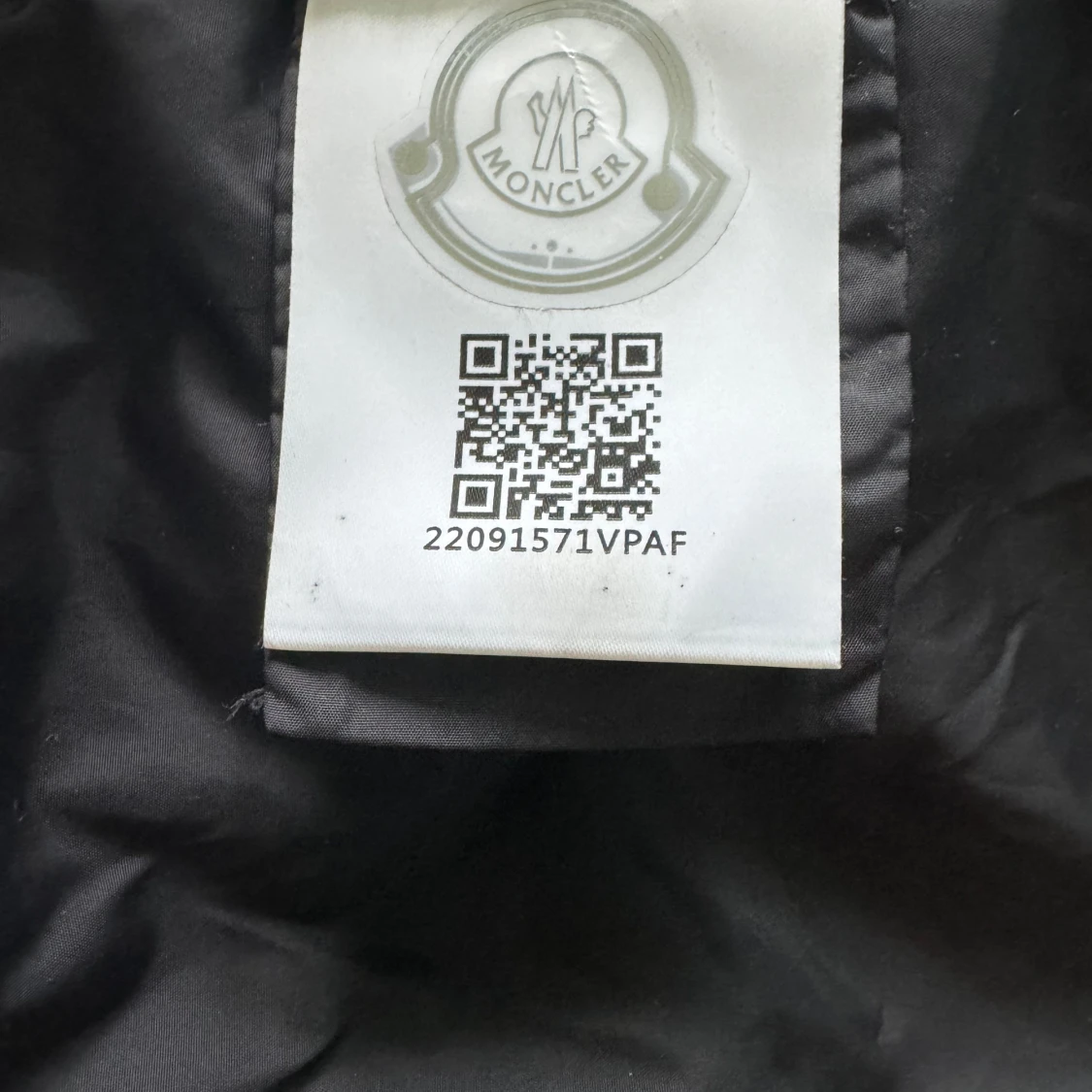 Moncler Cardigan - 92