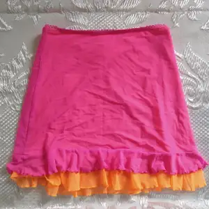 söt chockrosa kjol från KILLSTAR 