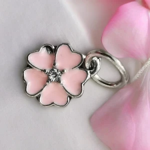 Häng berlock  - Häng berlock rosa blomma Passar till pandoras ormlänk Ask medföljer inte Katt finns i hemmet 
