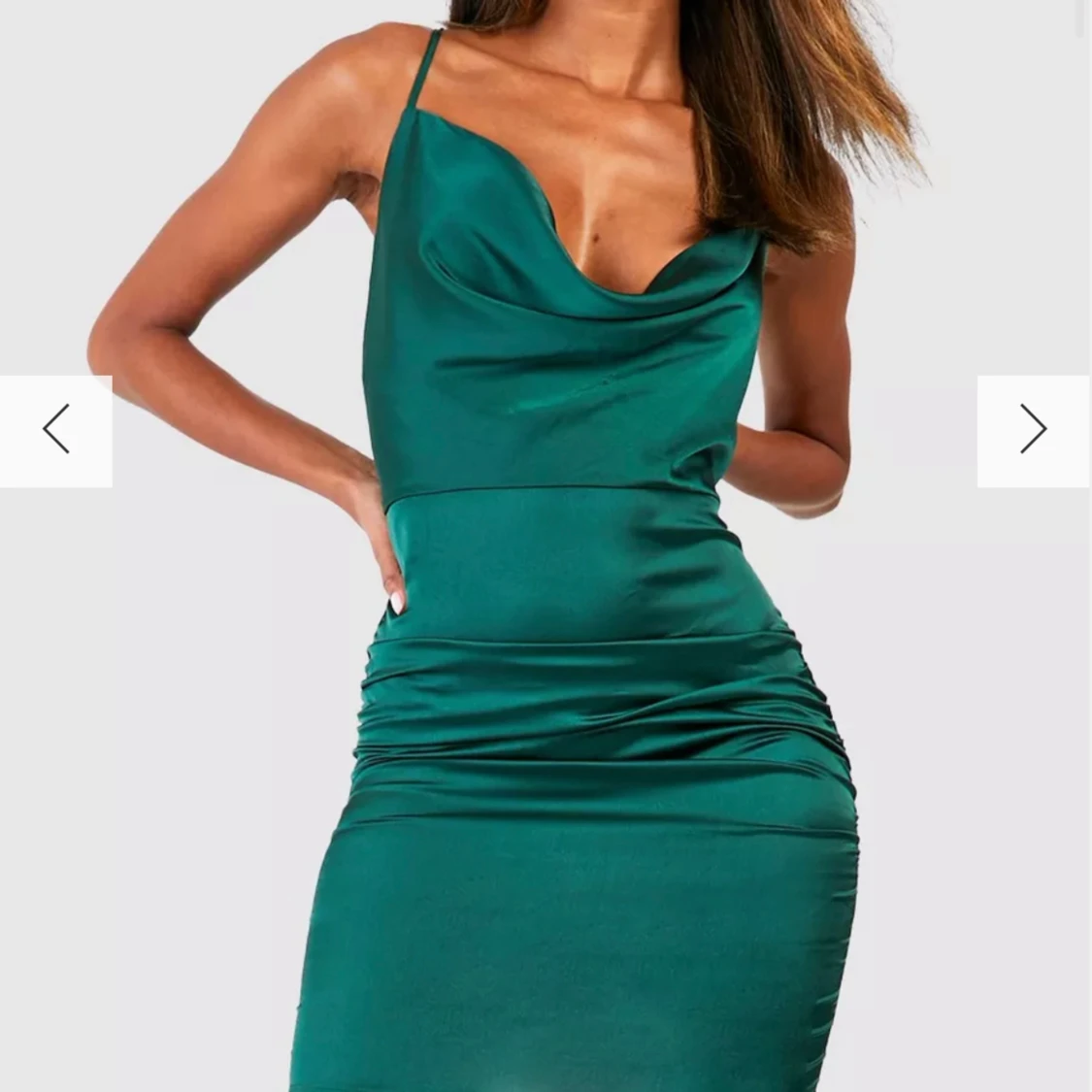 Grön satin klänning 