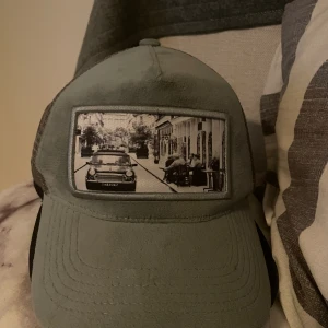 Emilio pendenza keps - Säljer nu denna oanvända keps från emilio pendenza,