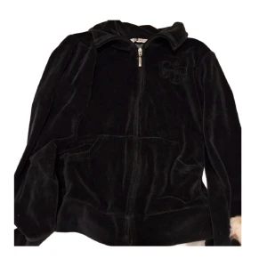 Velour - En svart velour zip up från Instinct i storlek S! 😻 Använd 1 gång.