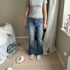 Jeans bootcut  - Fina jeans ifrån denim skriv om ni har några frågor eller vill veta mått❤️