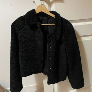 Blus - Storlek xs, aldrig användz