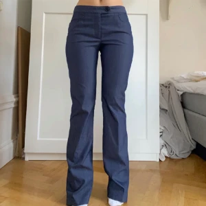 Filippa K bootcut  - Jättefina fintade Filippa k byxor. Storlek Small. Inga noppor superfint skick 🥰