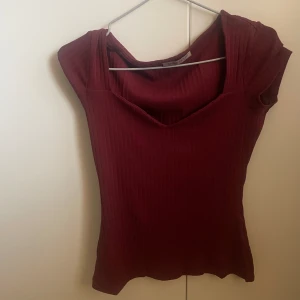 Anna Field tröja  - Säljer denna Anna field tröja i strl S då den var för stor för mig. Den är helt ny fick hem den för 3 dar sen. Inte använd utan bara provad😇💗 Den är sjukt fin. Kan skicka fler bilder om det önskas. 