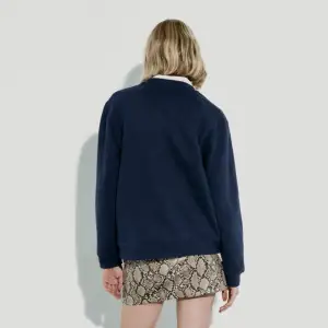 Marinblå sweatshirt från Zara i storlek S!💙