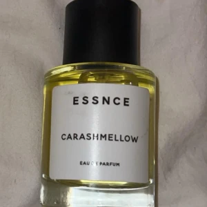 ESSNCE parfym - Endast testad, tyckte den var för söt Carashmellow