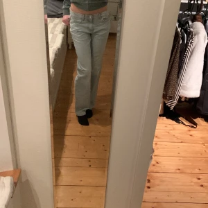 Gina Tricot - Aldrig använda, nyskick, lågmidjade, ljusblåtvättade