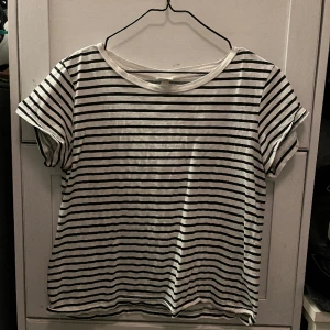 Tshirt  - Använd men i fint skick!