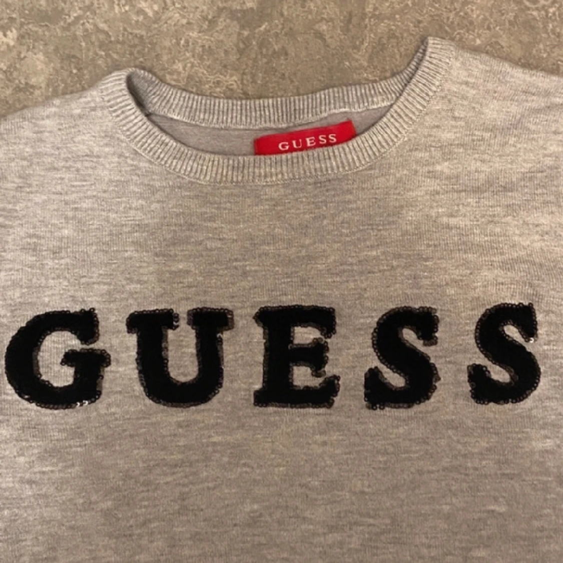 Ny Guess-tröja!