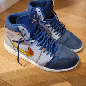 Nike Air Jordan Nouveau - Storlek 43. Använda endast 2 gånger. Väldigt bra skick och inga som helst deffekter.  