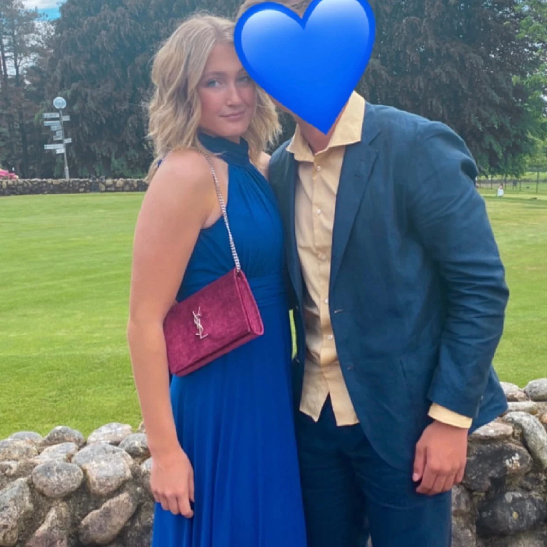 Lång blå balklänning