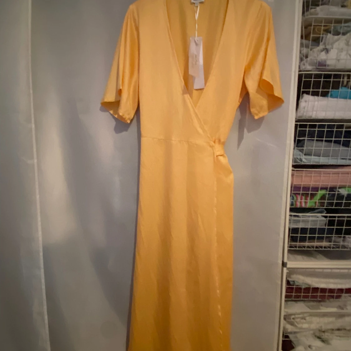 Superfin omlottklänning